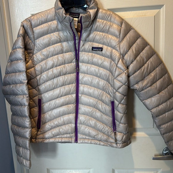 Women’s Patagonia large puffer jacket ￼ - Picture 1 of 5